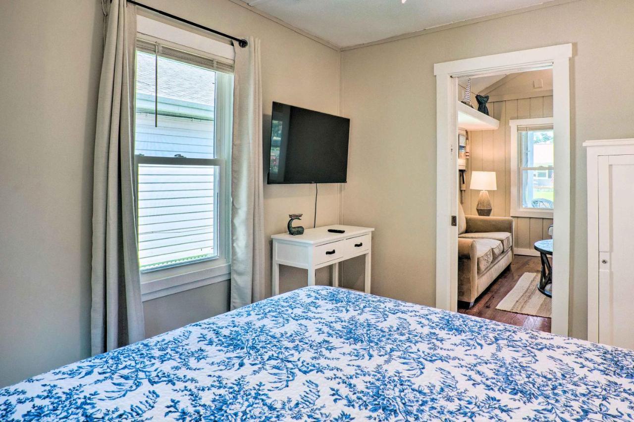 Chic Cottage With Private Yard Steps To Beach! Colonial Beach Ngoại thất bức ảnh